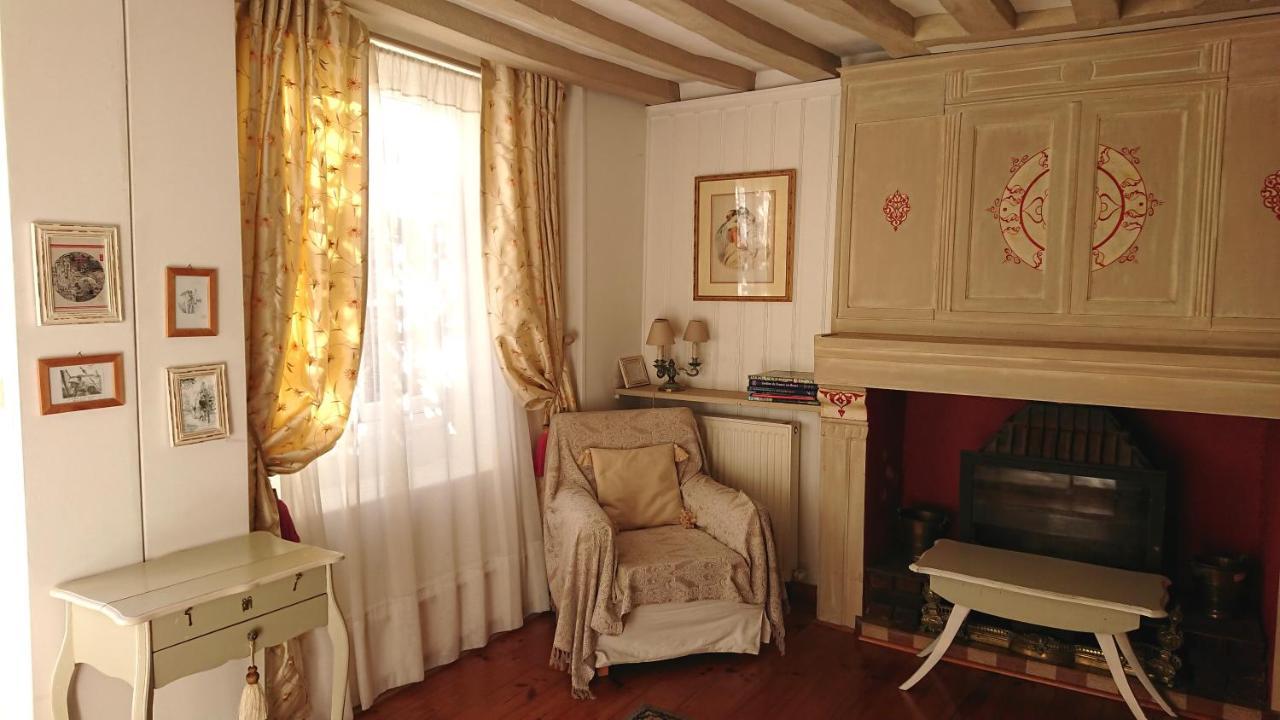 A L'Ombre Du Tilleul Lägenhet Giverny Exteriör bild