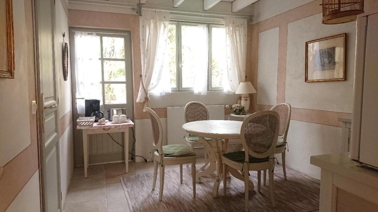 A L'Ombre Du Tilleul Lägenhet Giverny Exteriör bild