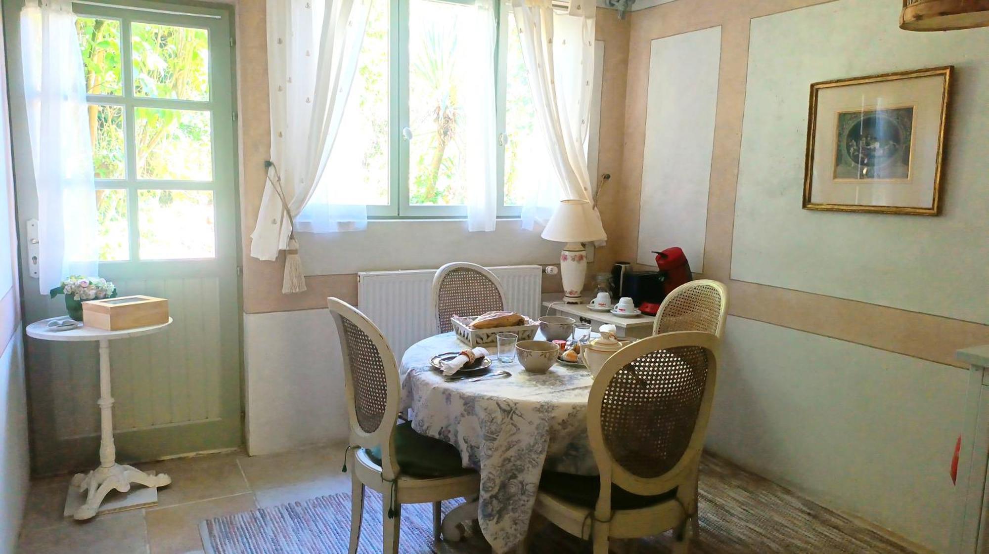 A L'Ombre Du Tilleul Lägenhet Giverny Exteriör bild